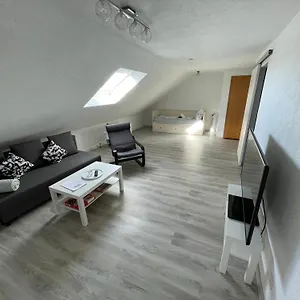 Moderne Gemuetliche 2-zimmer Bad-cannstatt Apartment